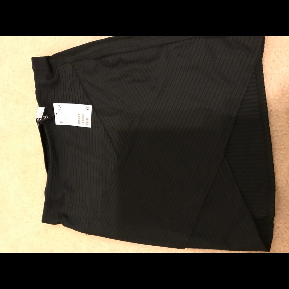 New black wrap bodycon skirt